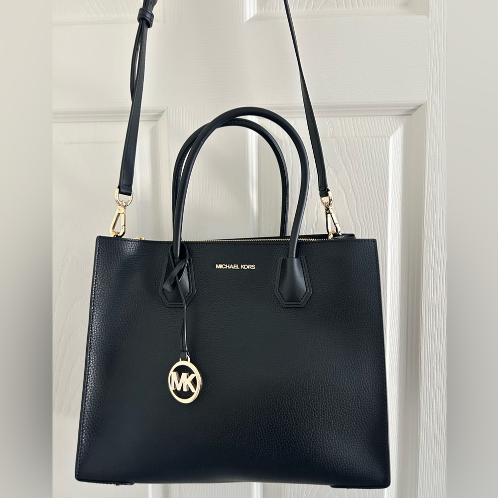 UEC Michael Kors black pebbled leather Mercer crossbody